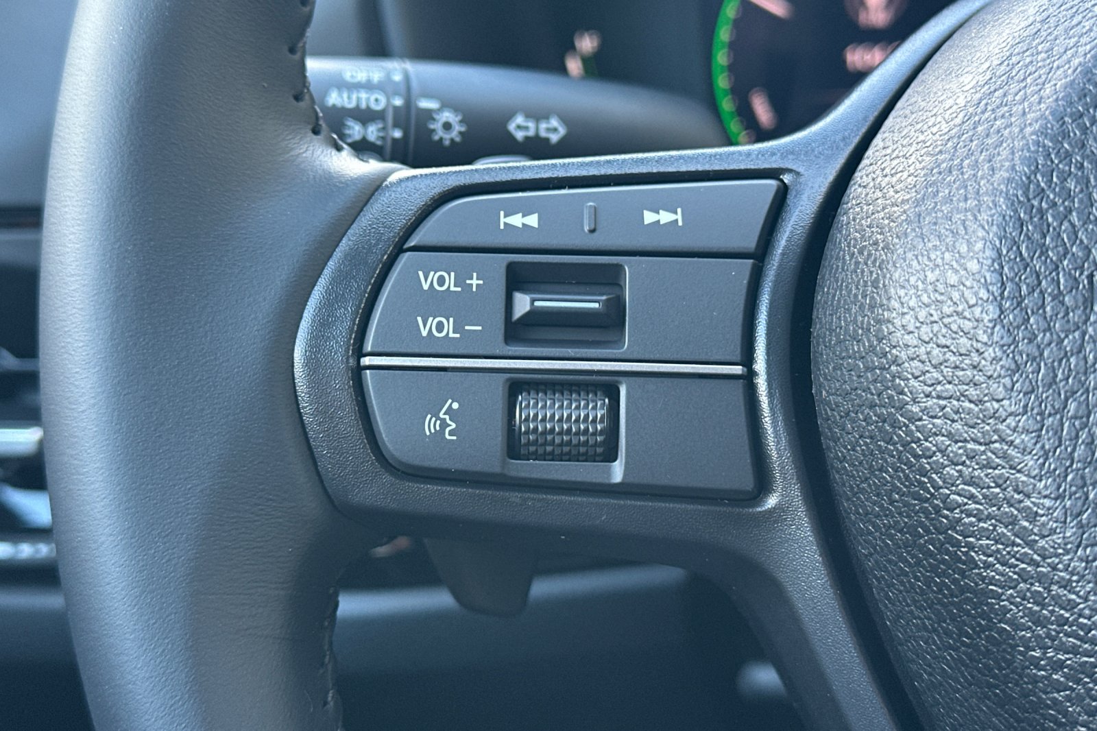 New 2026 Urban Gray Pearl Honda EX-L Hybrid image 29