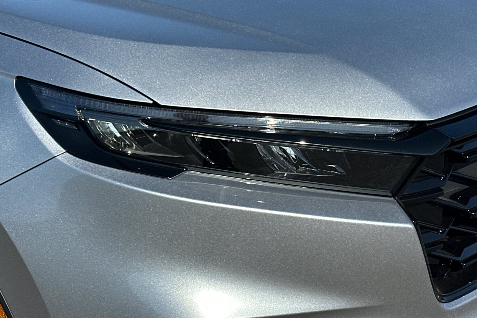 New 2027 Solar Silver Metallic Honda Sport Touring Hybrid AWD image 26