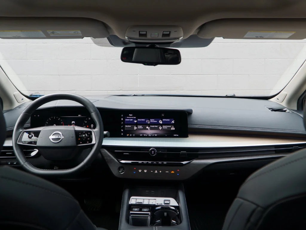 Used 2025 Pearl Metallic Nissan SL image 21