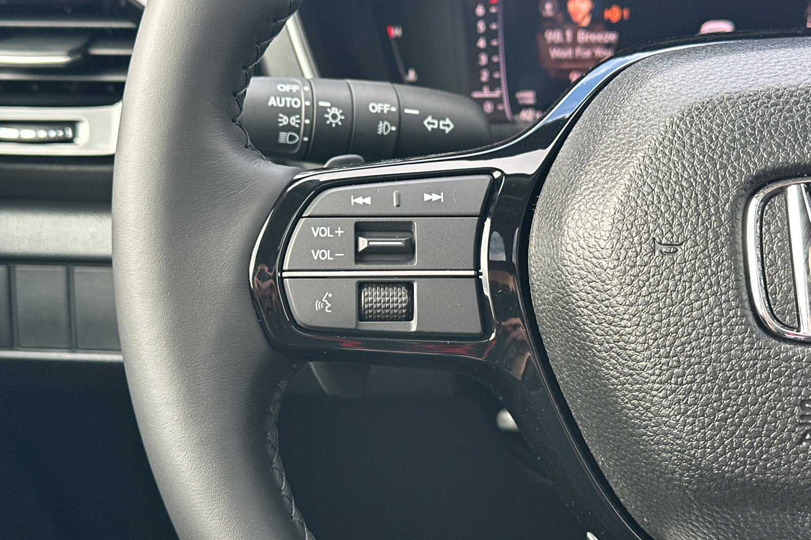 New 2026 Platinum White Pearl Honda AWD Touring image 32