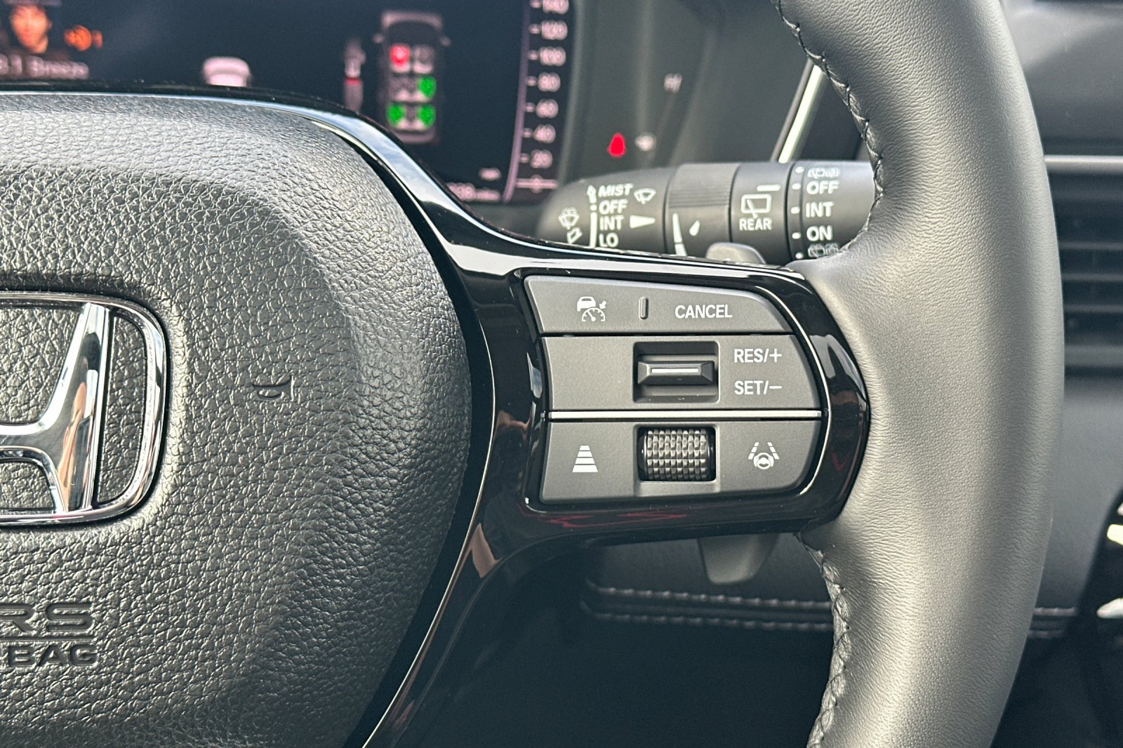 New 2026 Platinum White Pearl Honda AWD Touring image 33