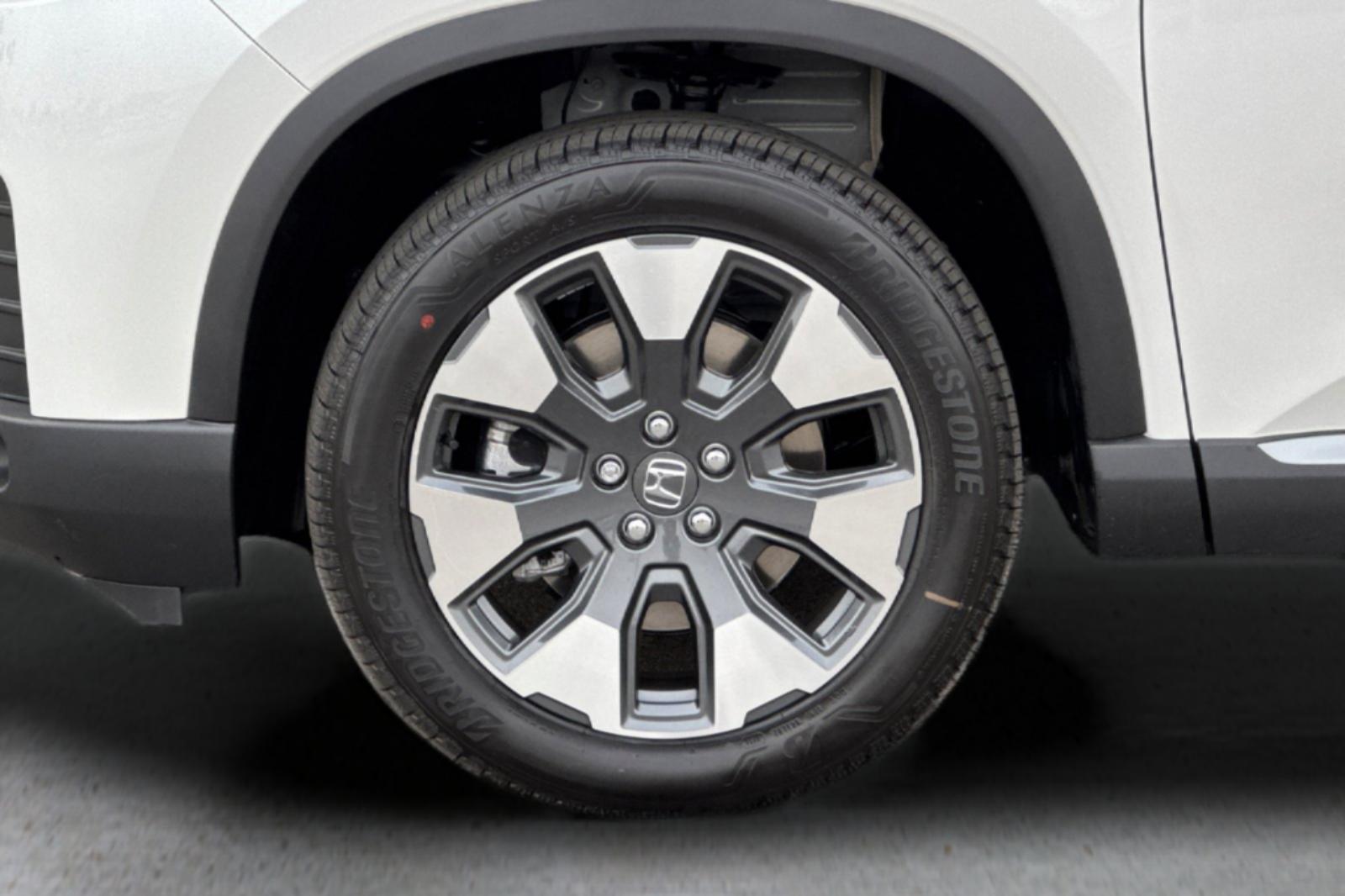 New 2026 Platinum White Pearl Honda AWD Touring image 26