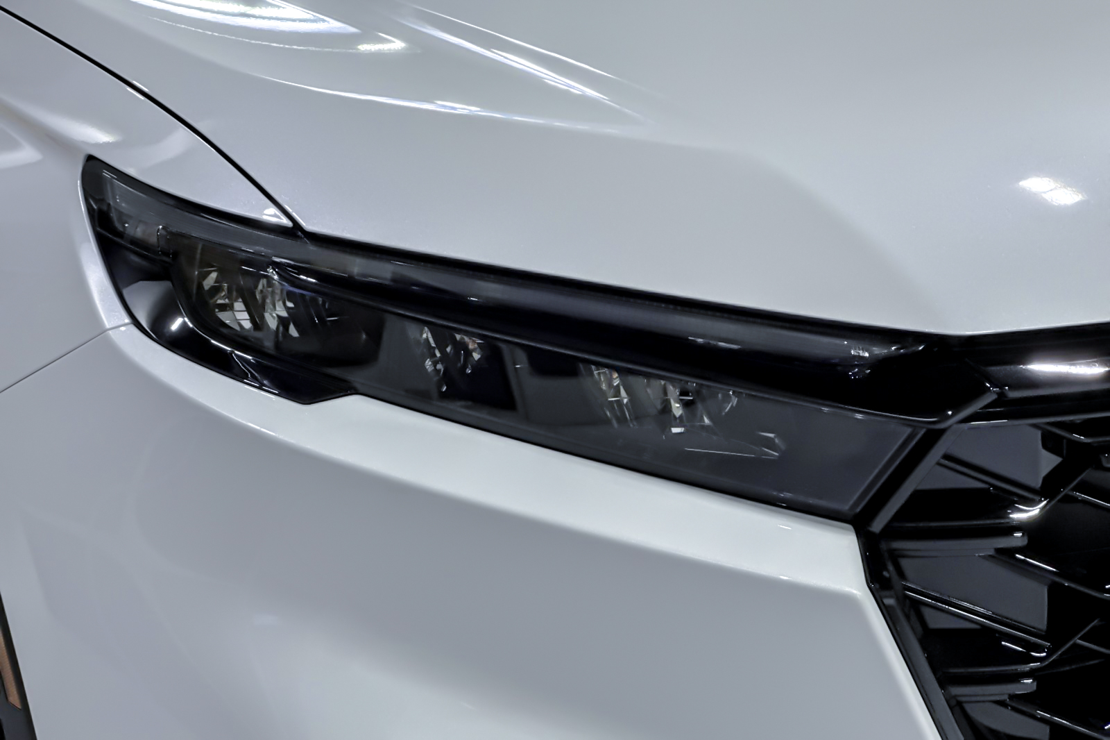 New 2027 Solar Silver Metallic Honda Sport Touring image 26