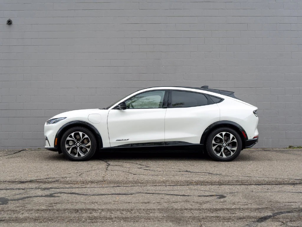 Used 2021 White Metallic Ford Premium image 2