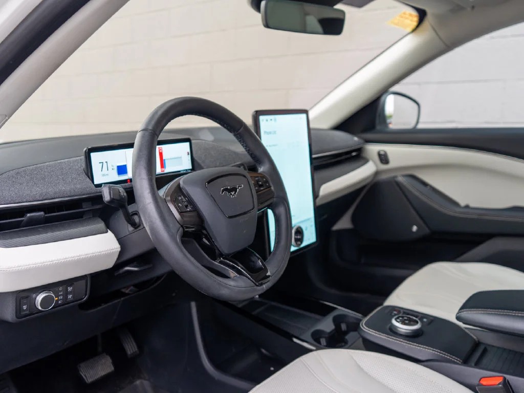 Used 2021 White Metallic Ford Premium image 4