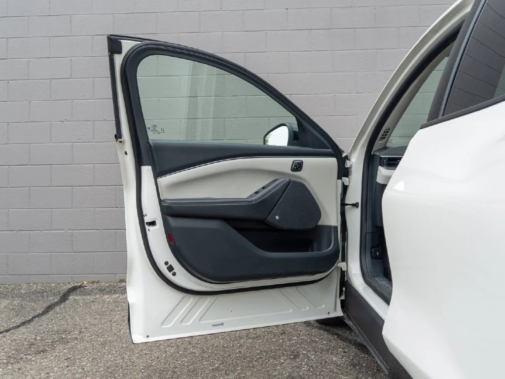 Used 2021 White Metallic Ford Premium image 14