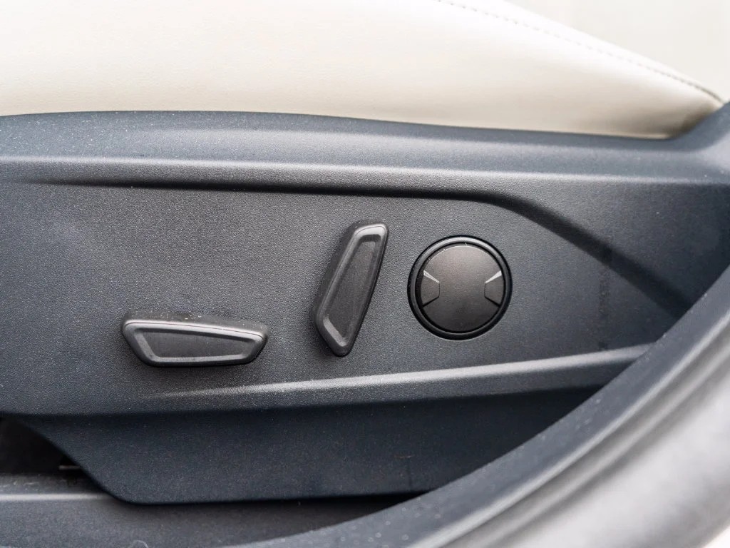 Used 2021 White Metallic Ford Premium image 20