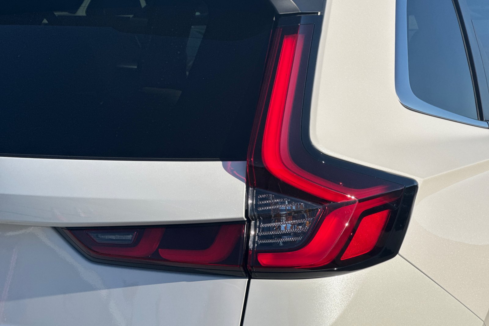 New 2027 Solar Silver Metallic Honda EX-L image 31