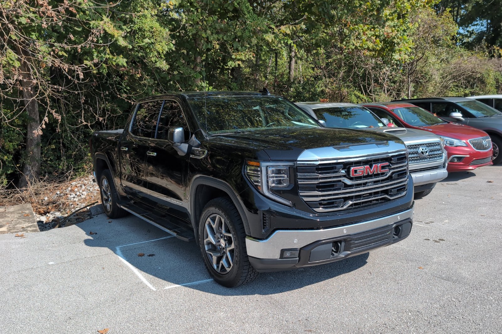 Used 2024 Black GMC SLT image 2