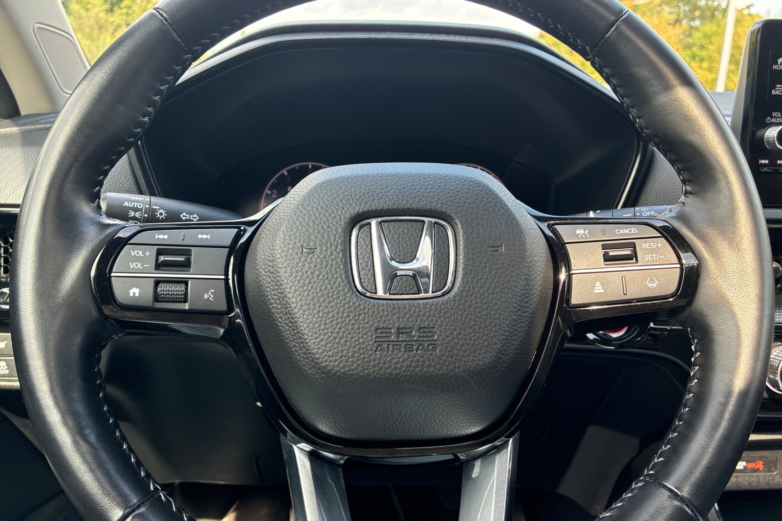 Used 2025 Platinum White Pearl Honda EX-L image 24