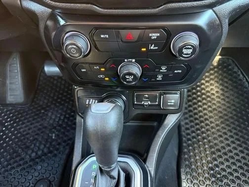 2023 Jeep Renegade Altitude - Photo 9