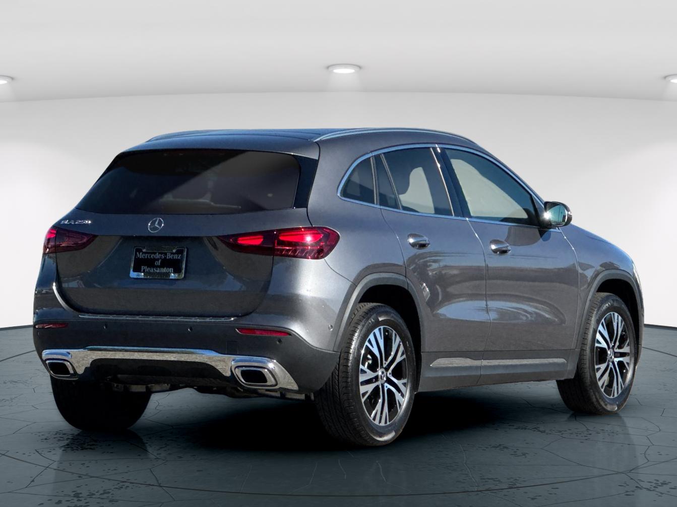 Used 2026 Mountain Grey Metallic Mercedes-Benz GLA 250 4D Sport Utility image 6