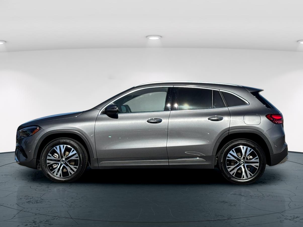 Used 2026 Mountain Grey Metallic Mercedes-Benz GLA 250 4D Sport Utility image 3