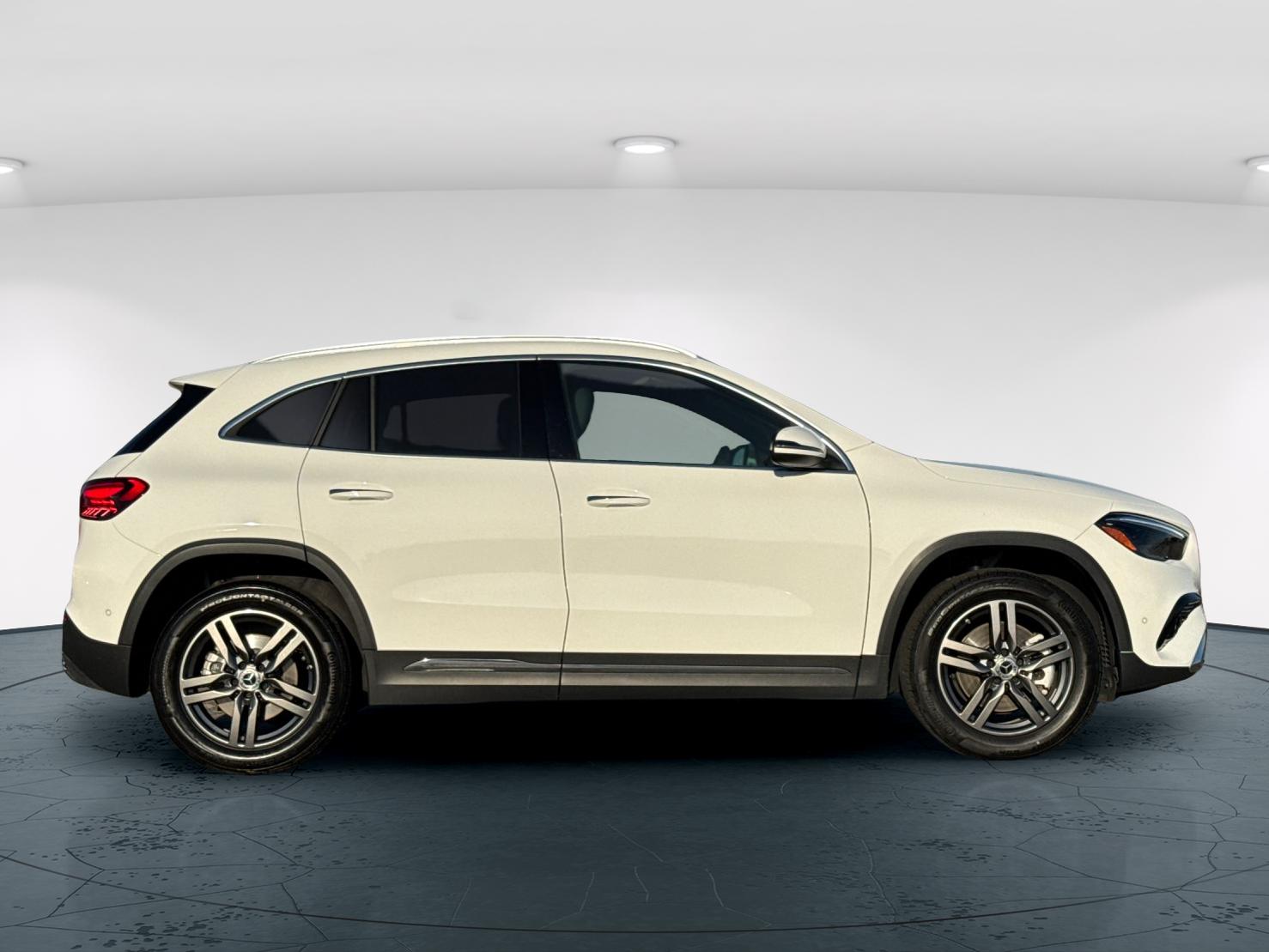 Used 2026 Polar White Mercedes-Benz GLA 250 4D Sport Utility image 7