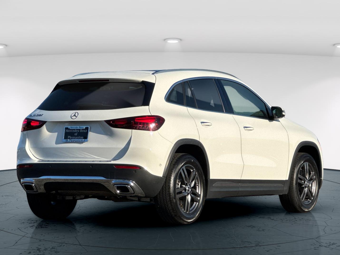 Used 2026 Polar White Mercedes-Benz GLA 250 4D Sport Utility image 6
