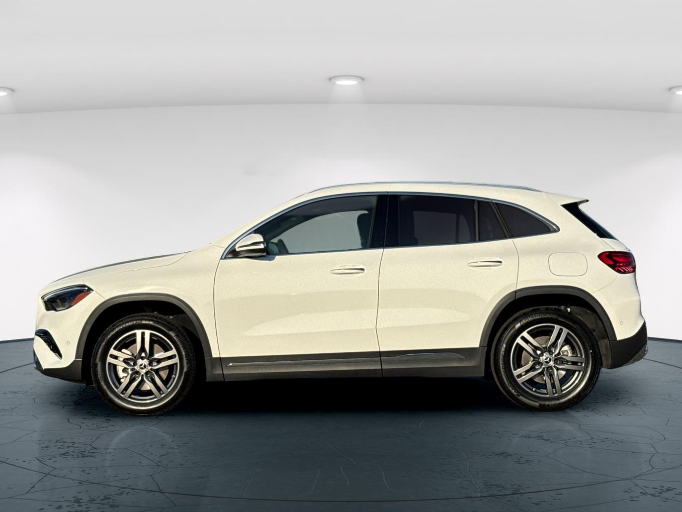 Used 2026 Polar White Mercedes-Benz GLA 250 4D Sport Utility image 3