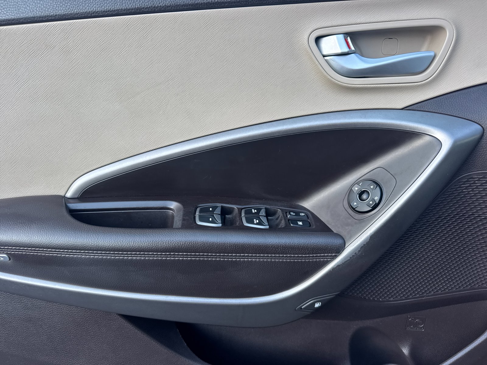Used 2016 Brown Hyundai 2.4 Base image 10