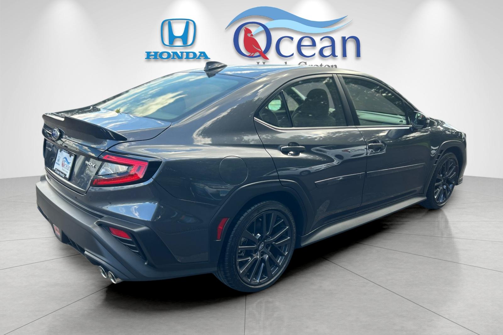 Used 2023 Gray Metallic Subaru Limited image 3