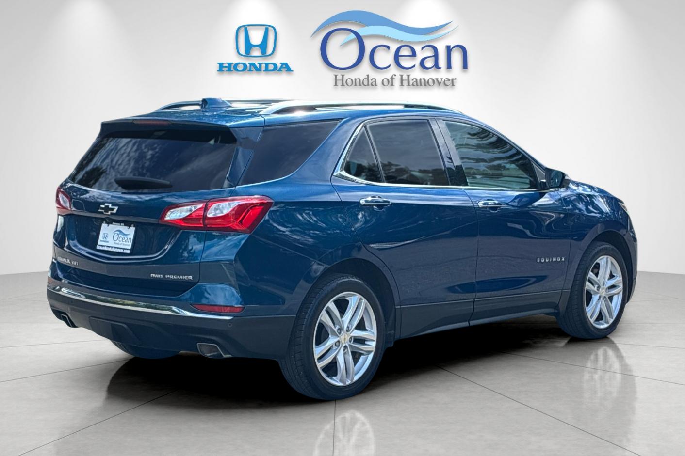Used 2020 Pacific Blue Metallic Chevrolet Premier image 3