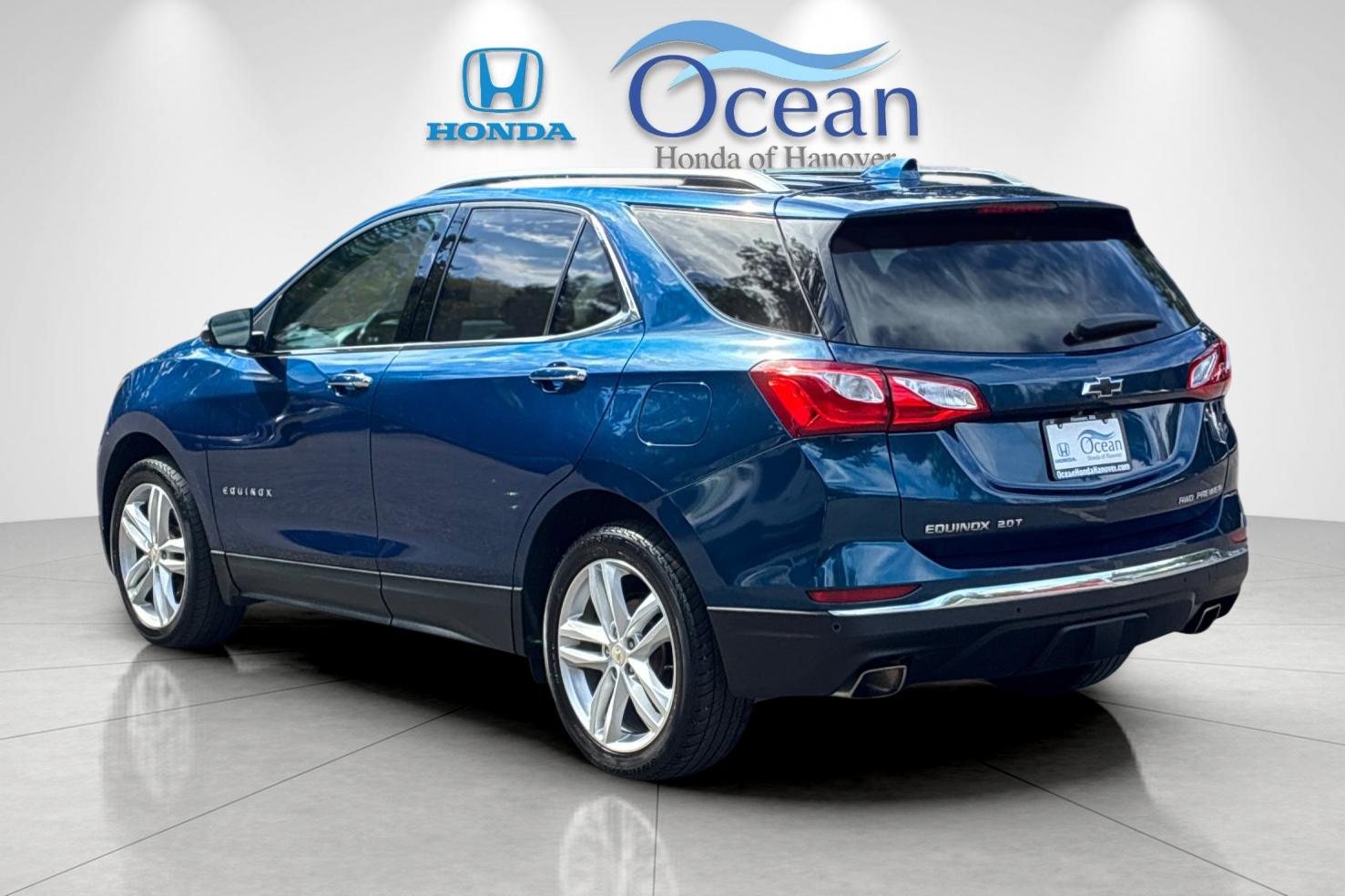 Used 2020 Pacific Blue Metallic Chevrolet Premier image 5