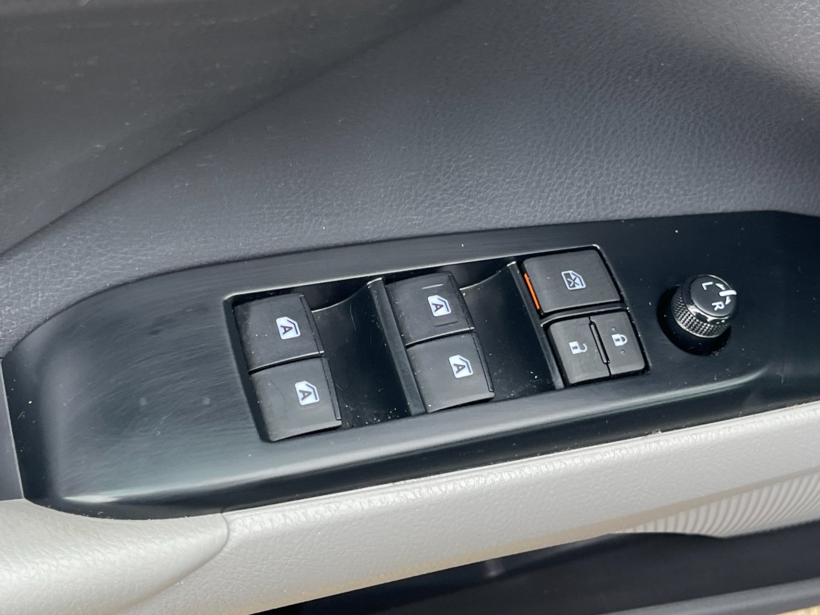 Used 2020 Gray Toyota LE image 12