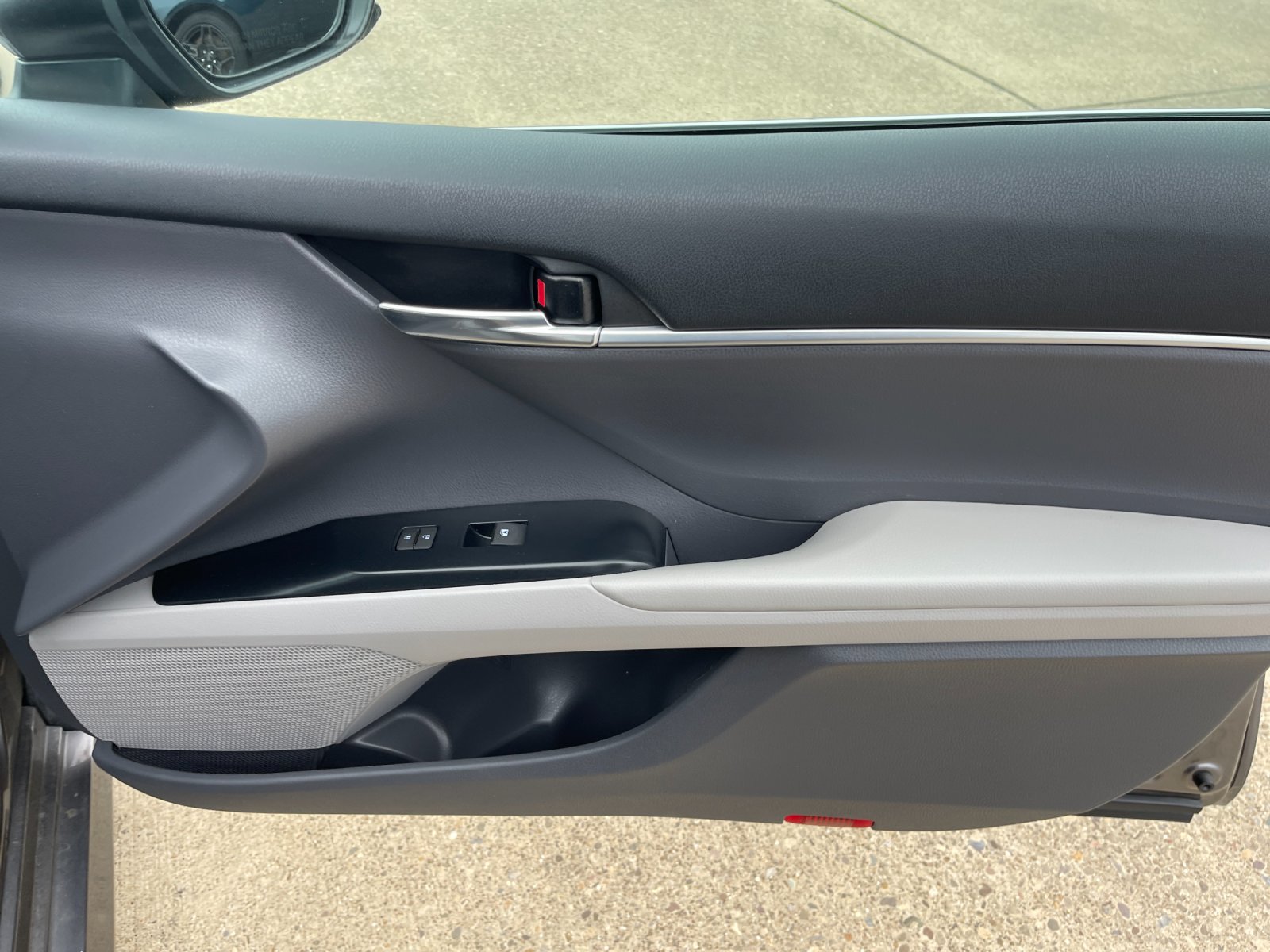Used 2020 Gray Toyota LE image 18