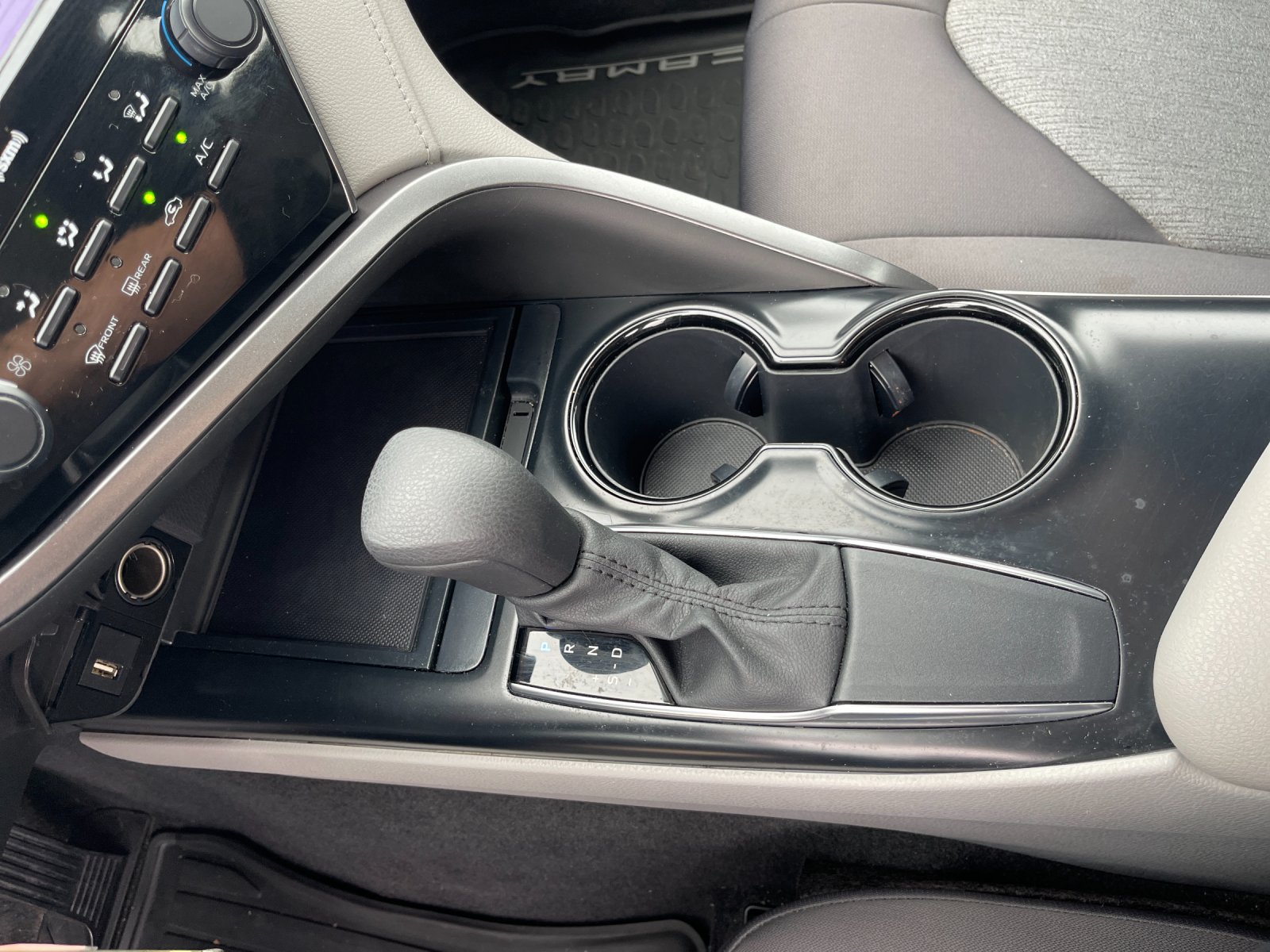 Used 2020 Gray Toyota LE image 22