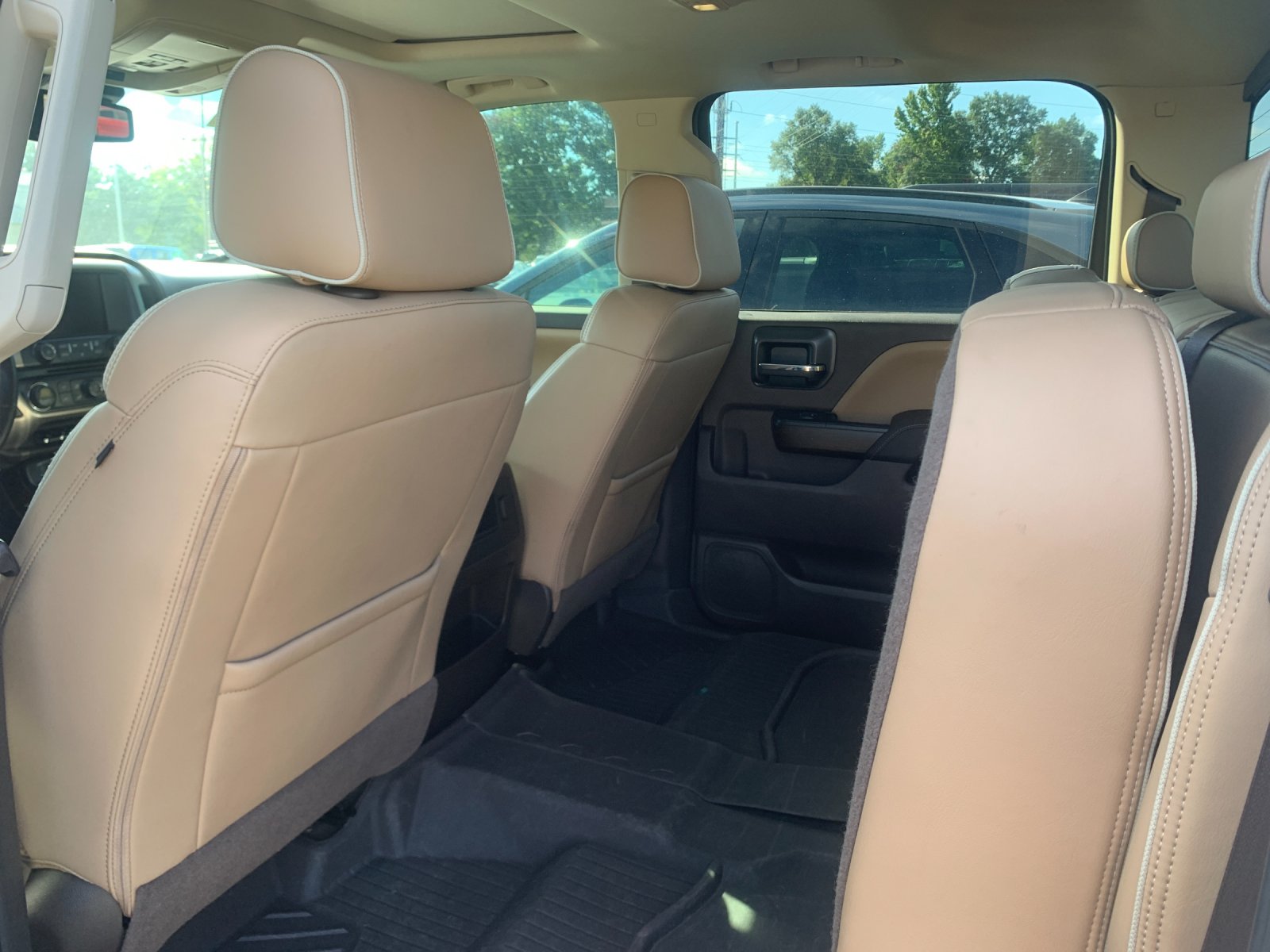 Used 2018 White GMC Denali image 15