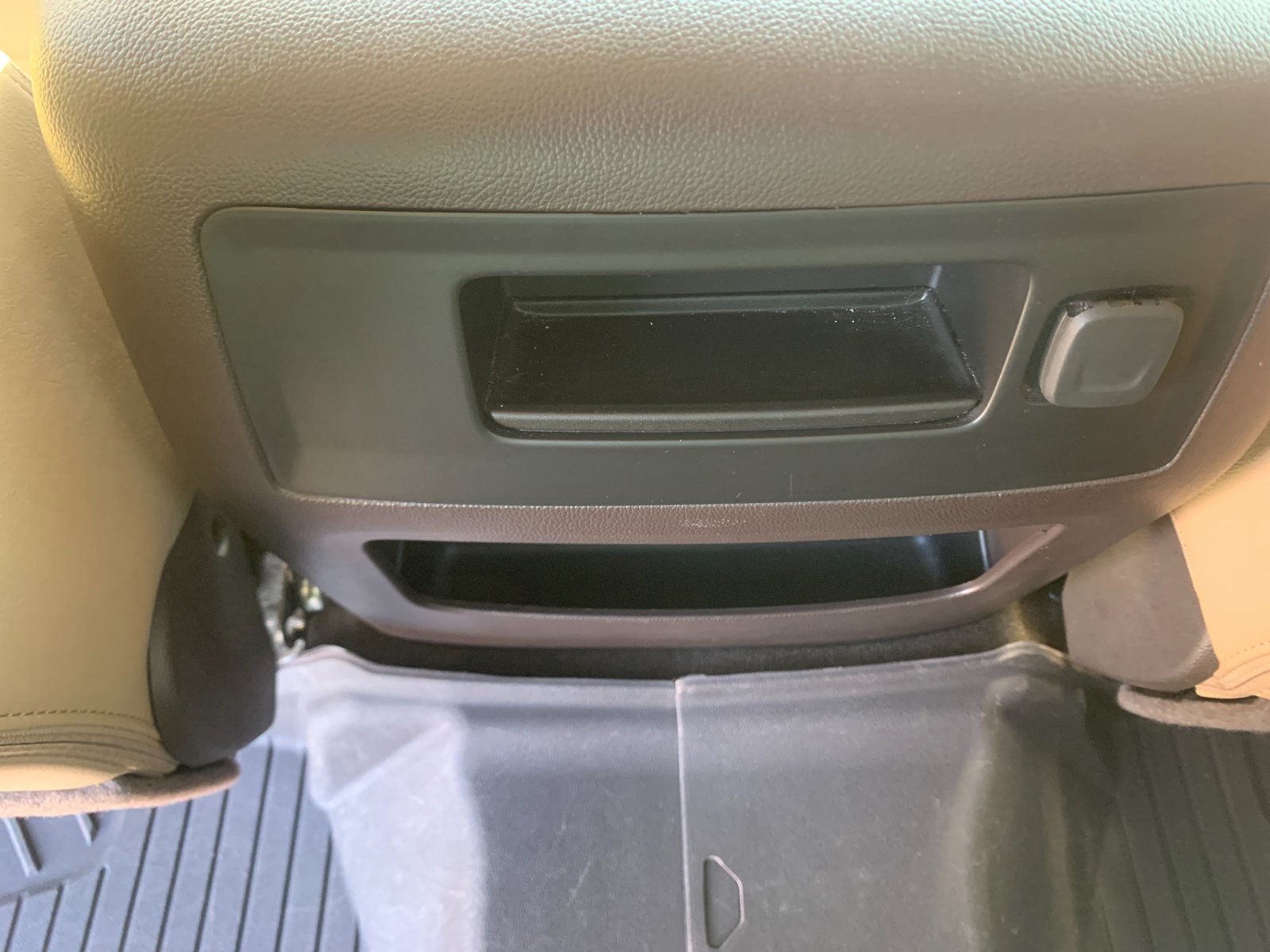 Used 2018 White GMC Denali image 16