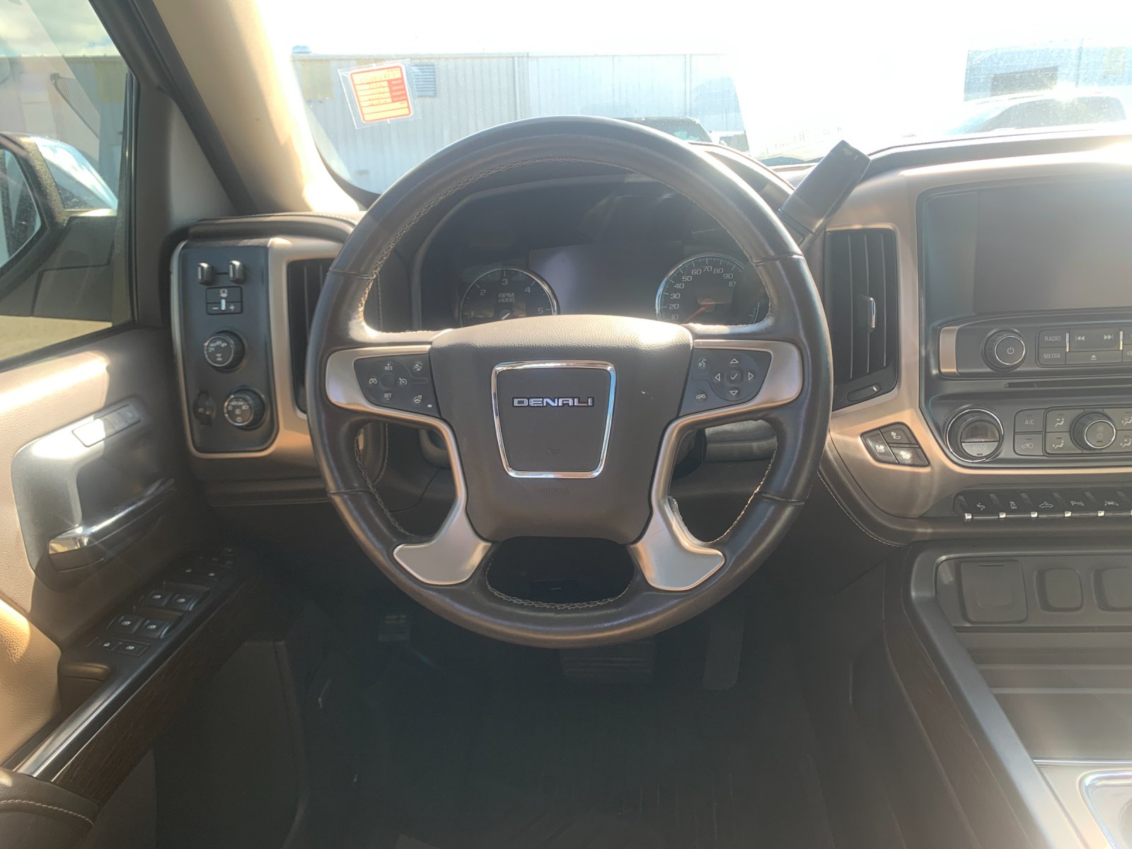 Used 2018 White GMC Denali image 18