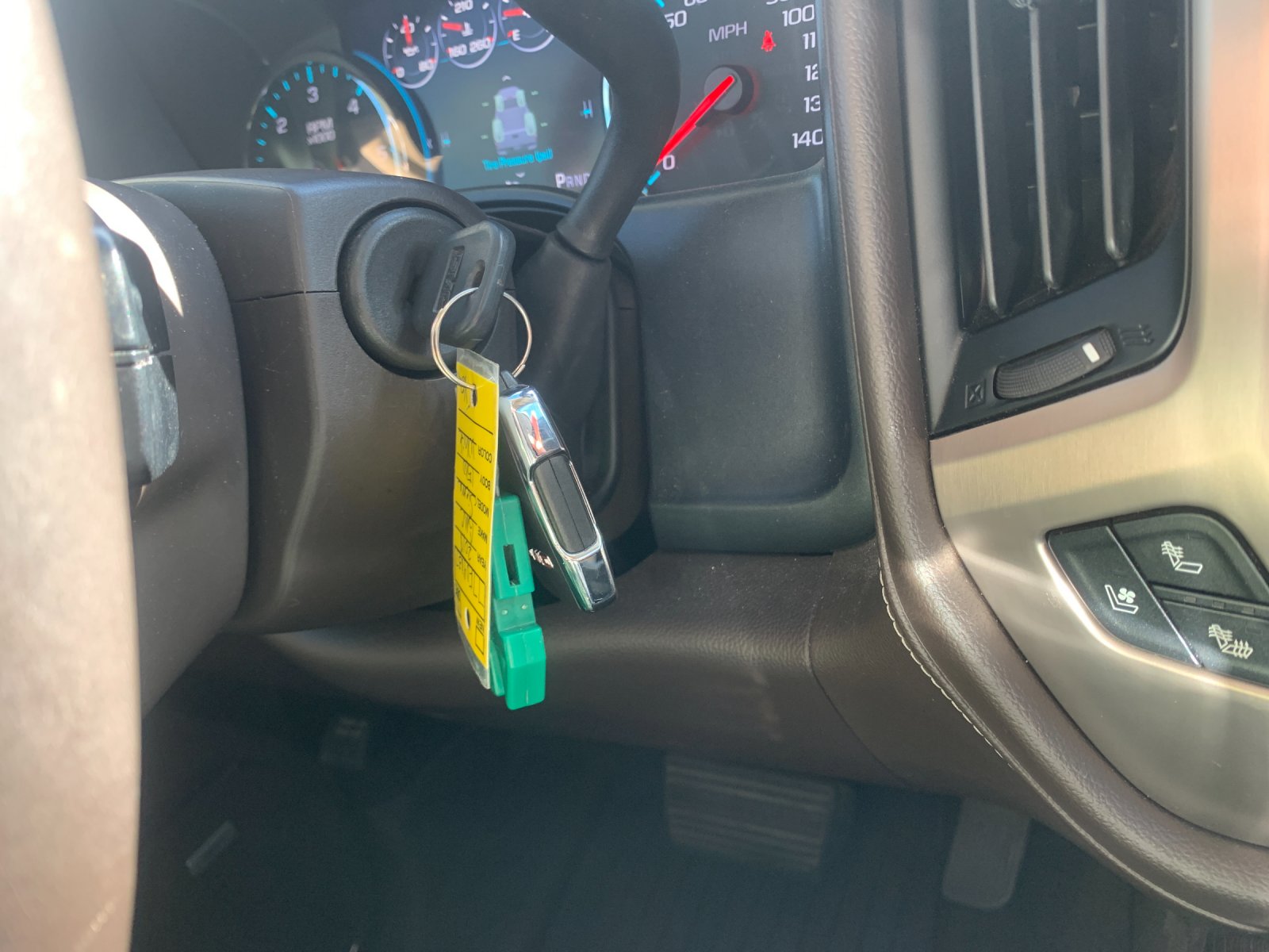 Used 2018 White GMC Denali image 26
