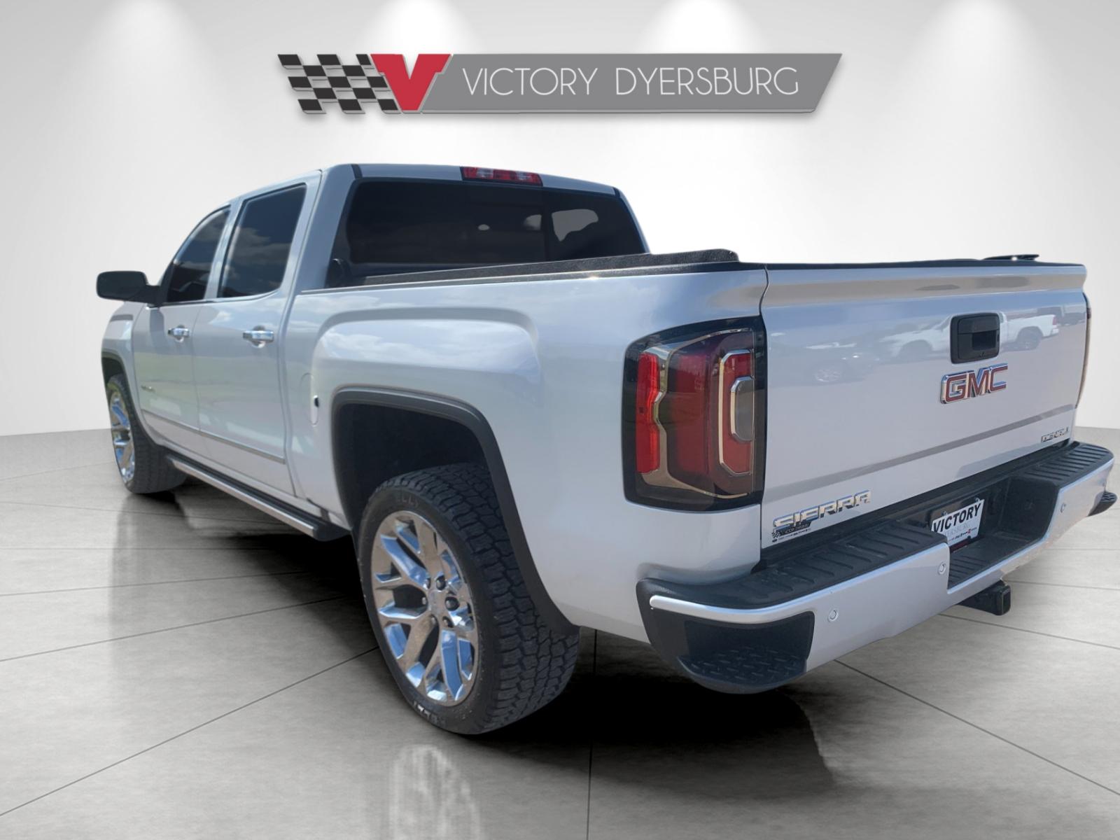 Used 2018 White GMC Denali image 6