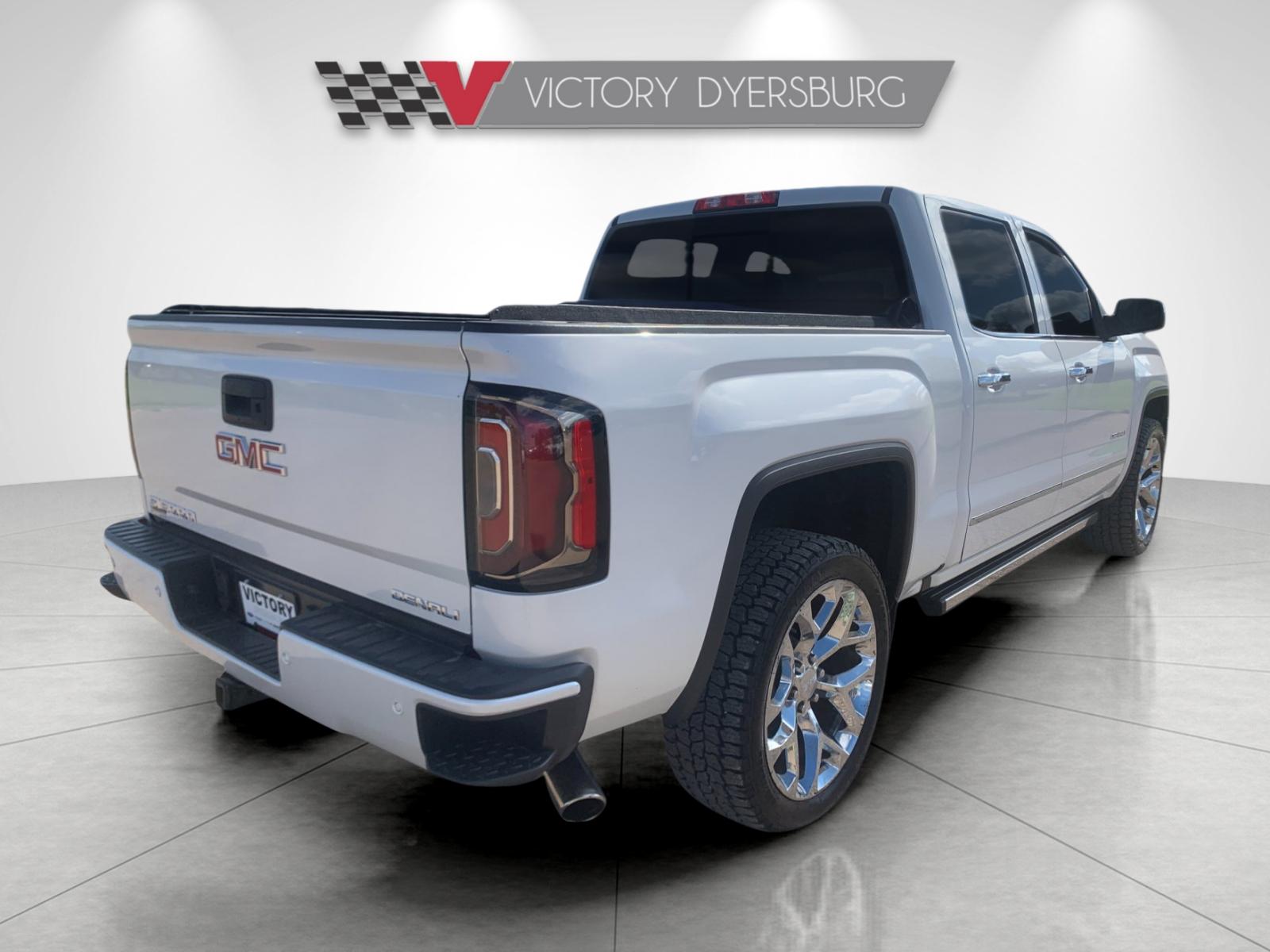 Used 2018 White GMC Denali image 4