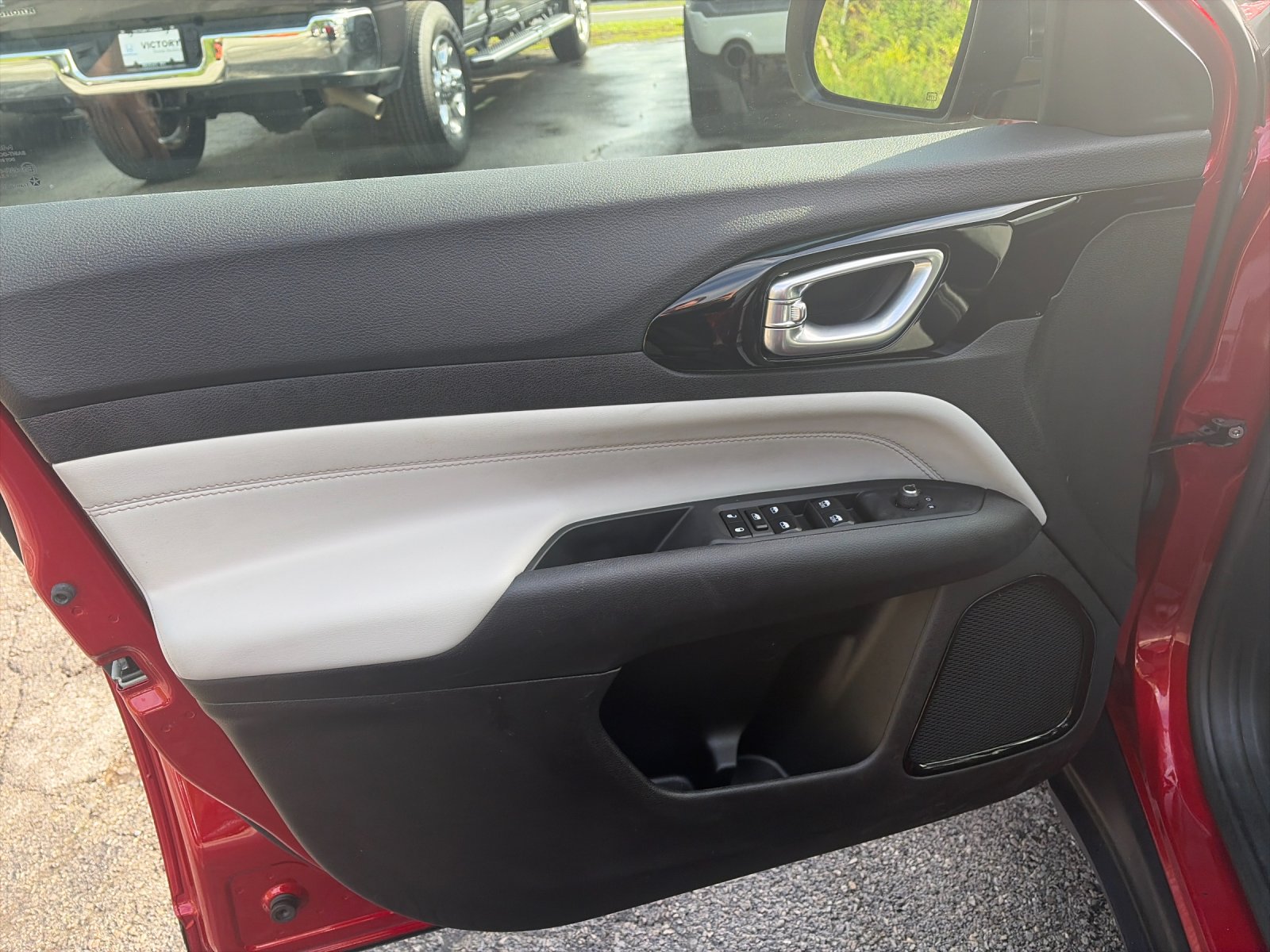 Used 2025 Red Jeep Limited image 12