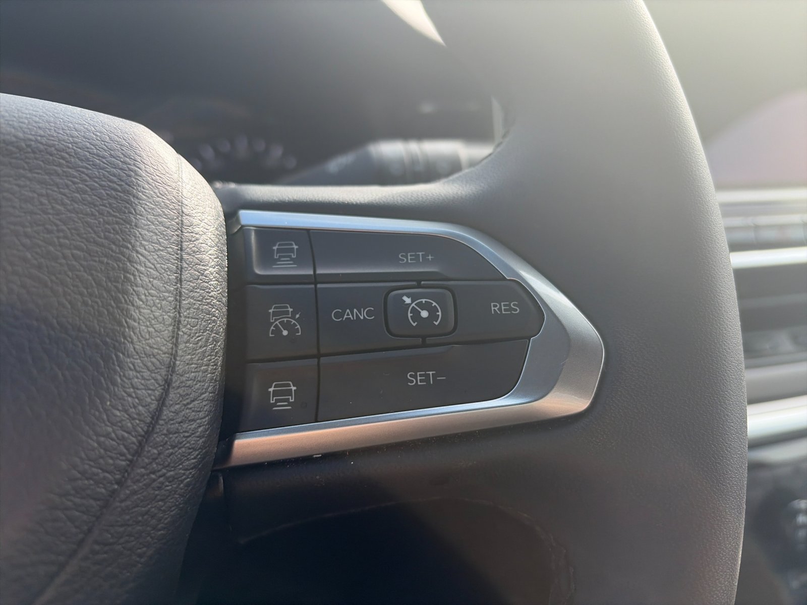 Used 2025 Red Jeep Limited image 29