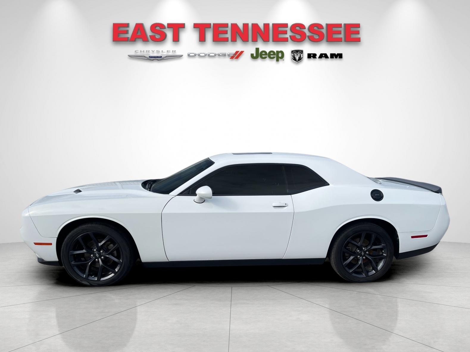 Used 2023 White Dodge SXT image 6