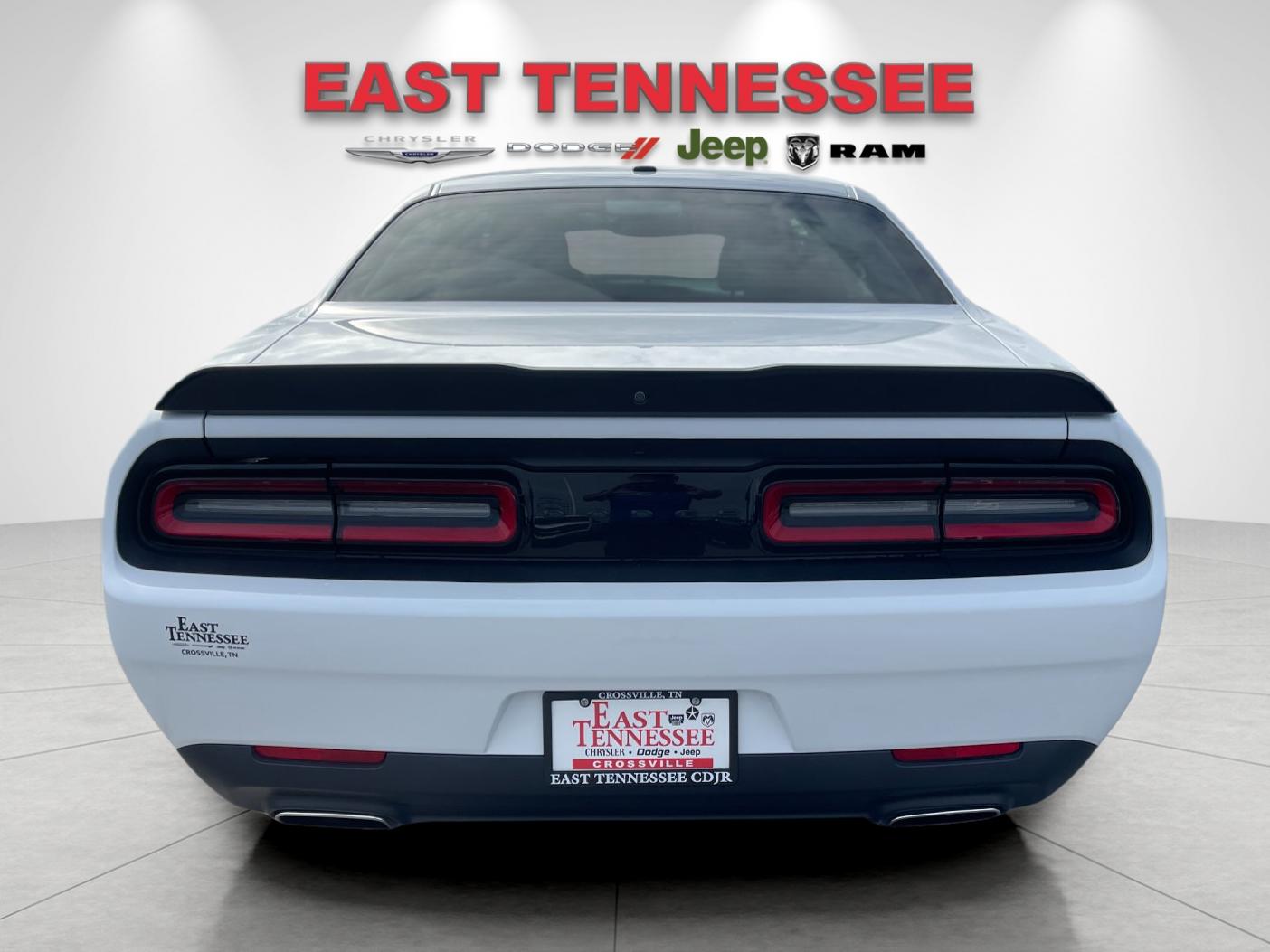 Used 2023 White Dodge SXT image 4