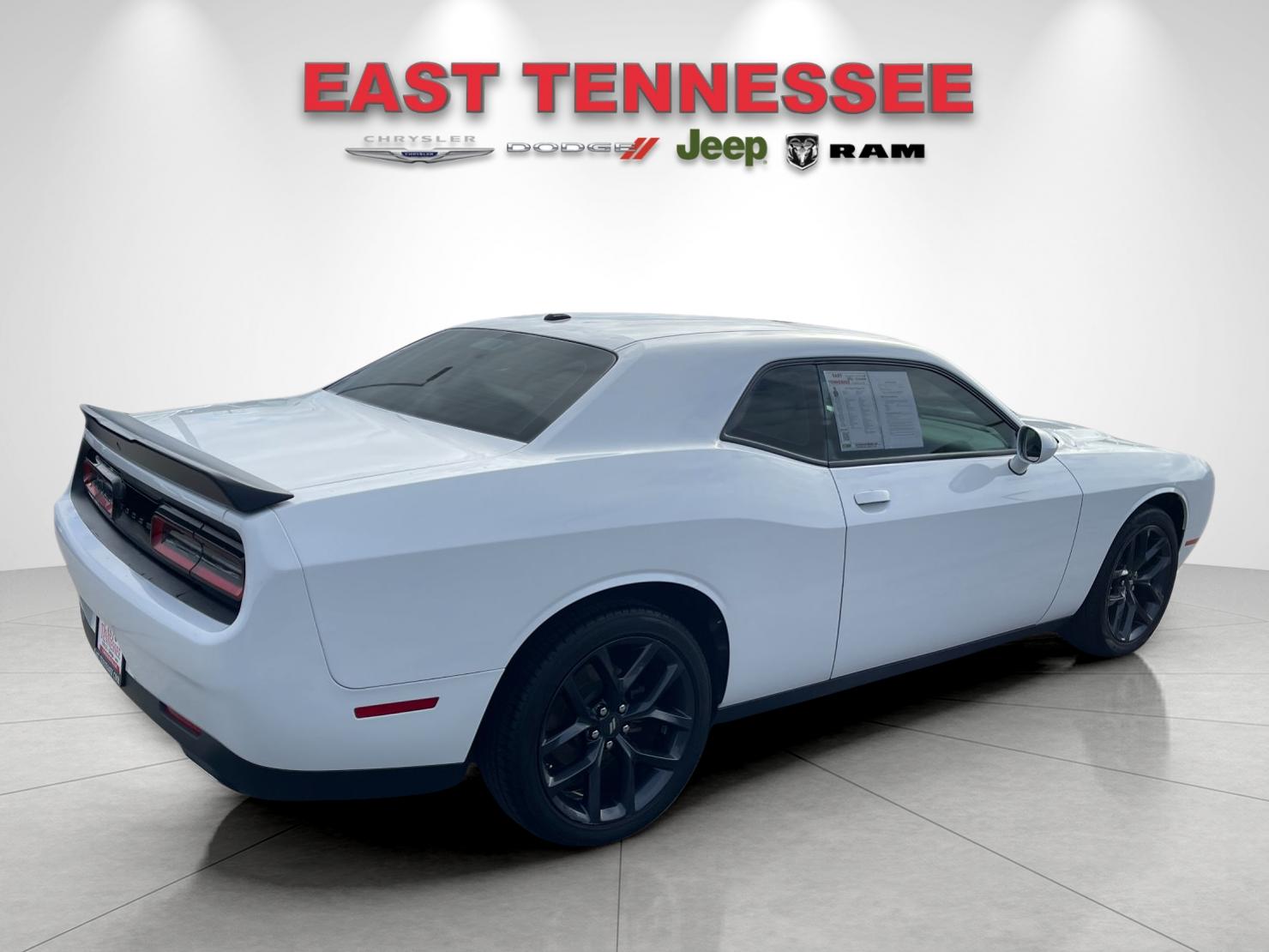 Used 2023 White Dodge SXT image 3