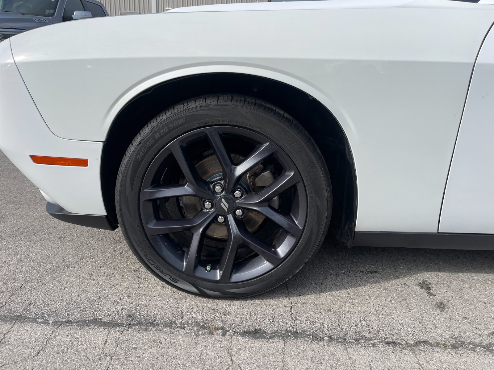Used 2023 White Dodge SXT image 32