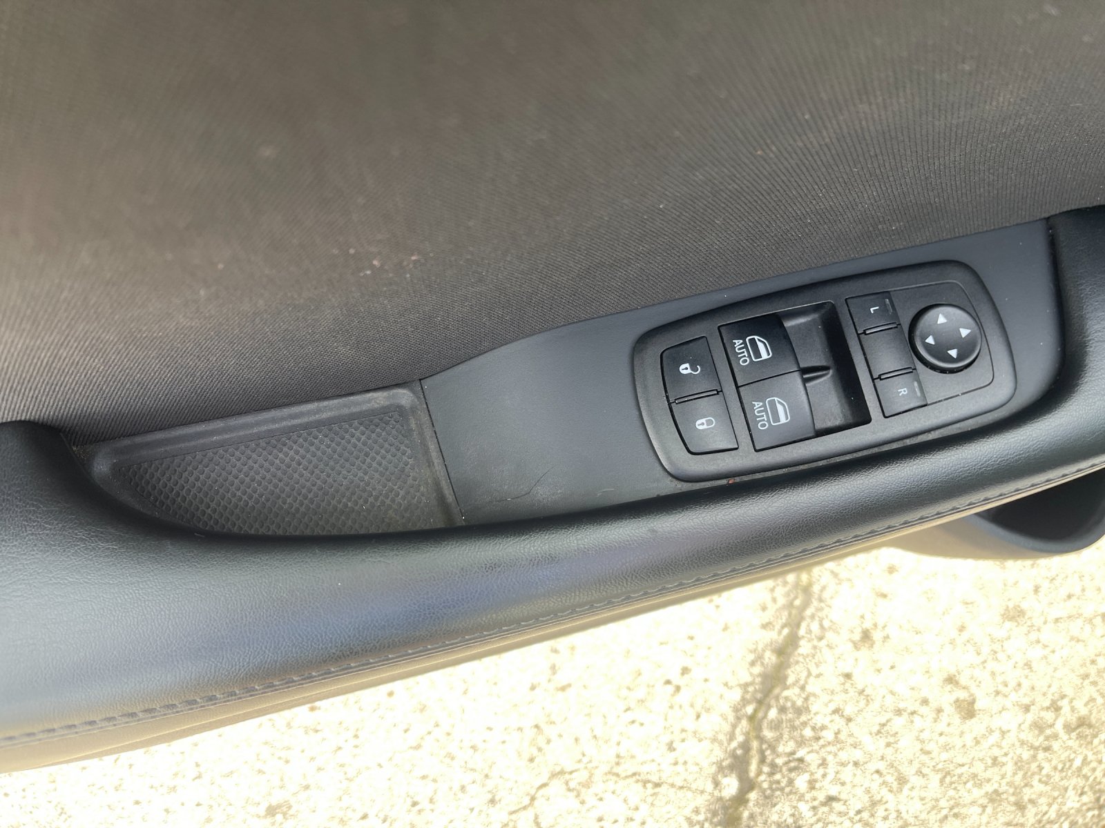 Used 2023 White Dodge SXT image 12
