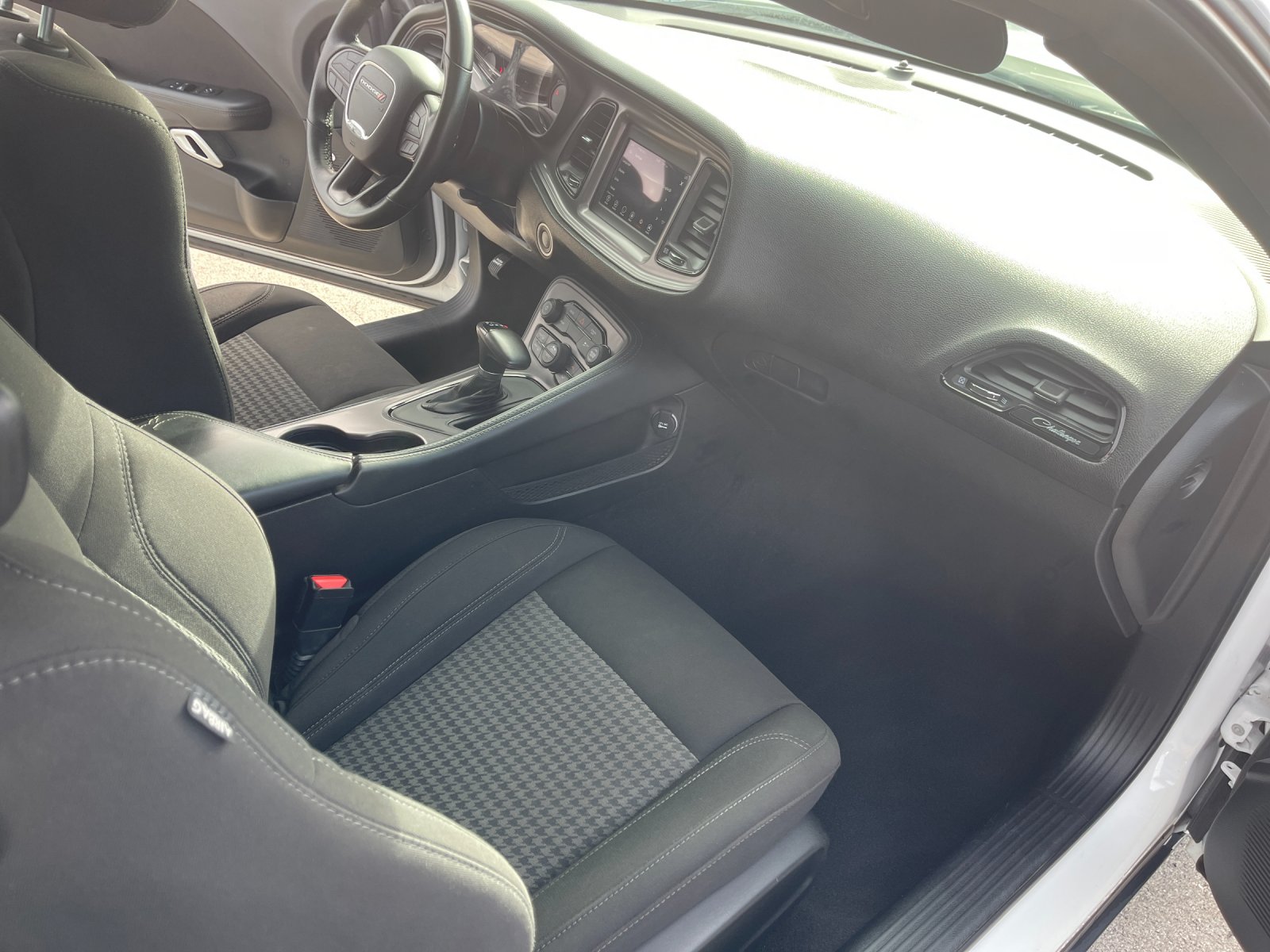 Used 2023 White Dodge SXT image 17