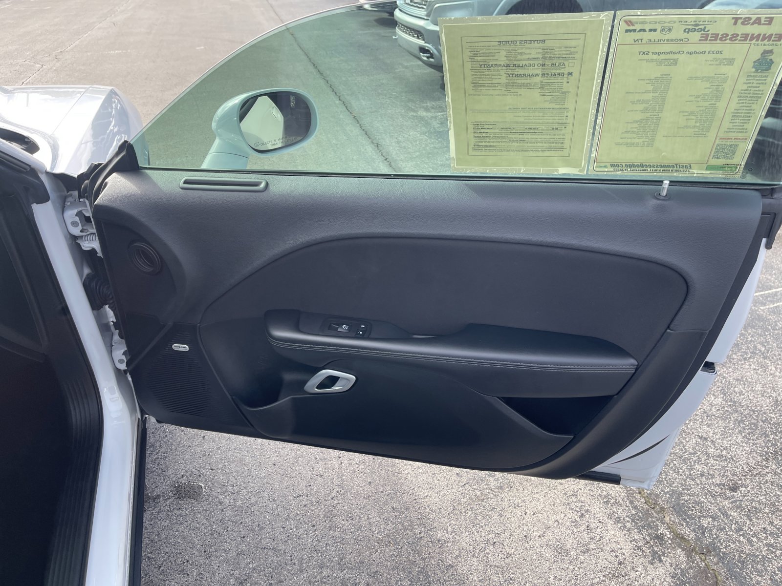 Used 2023 White Dodge SXT image 19