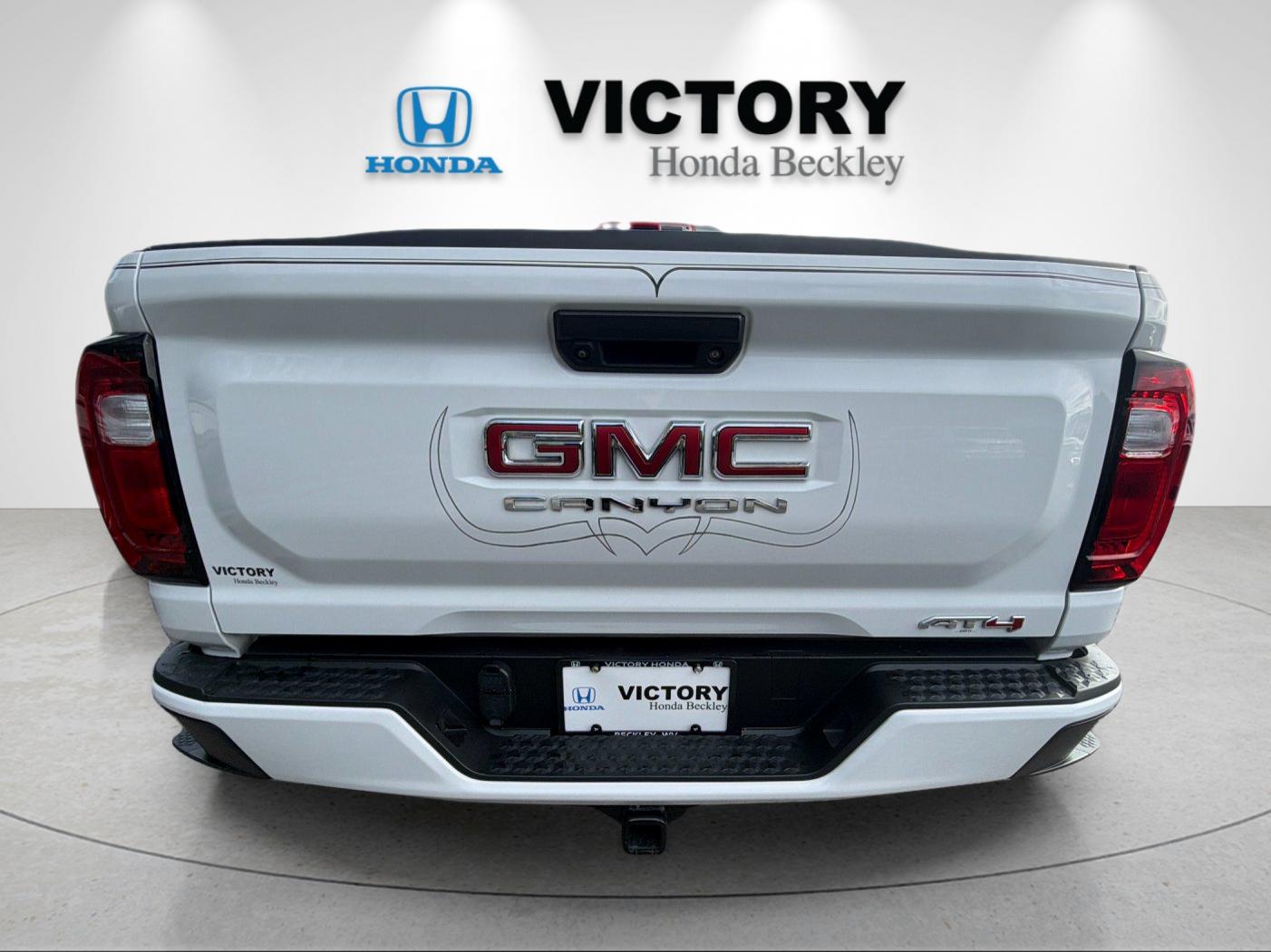 Used 2023 Summit White GMC AT4 image 4