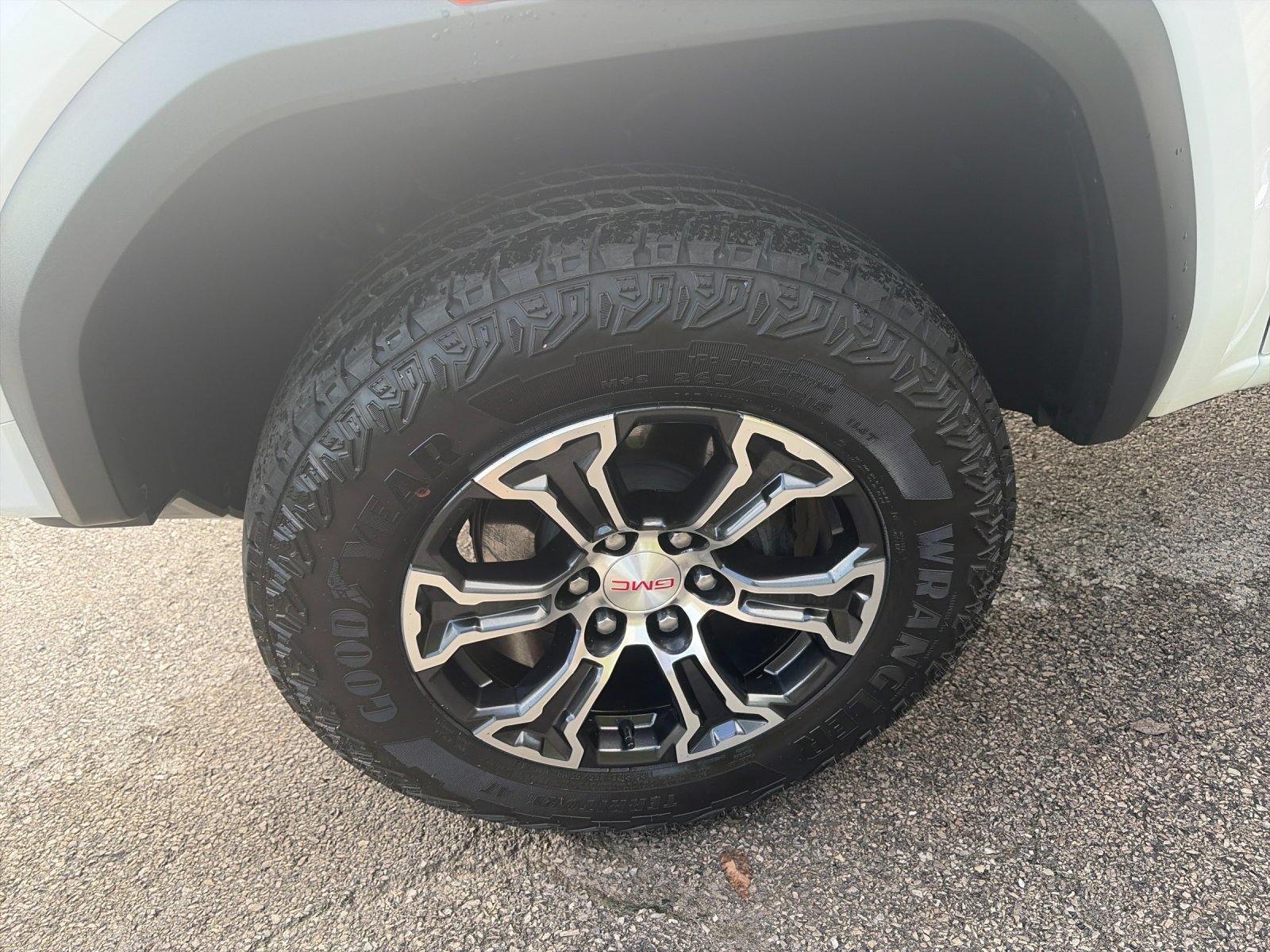 Used 2023 Summit White GMC AT4 image 9