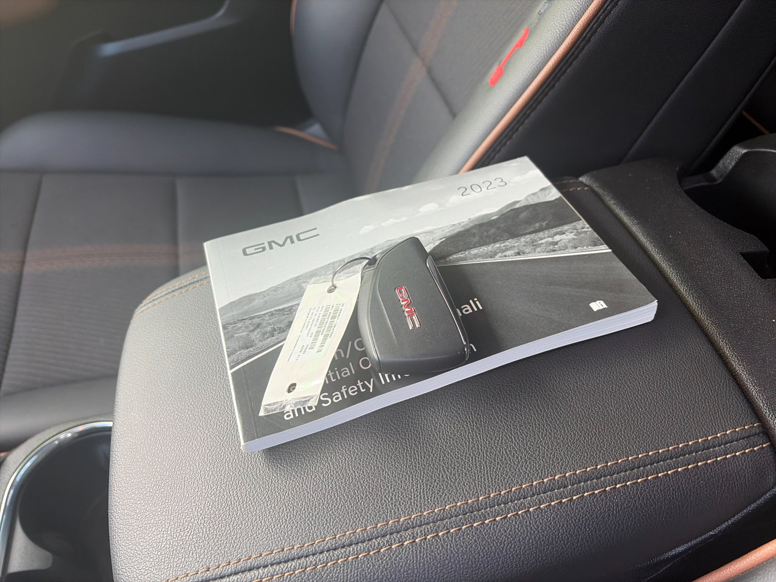 Used 2023 Summit White GMC AT4 image 10