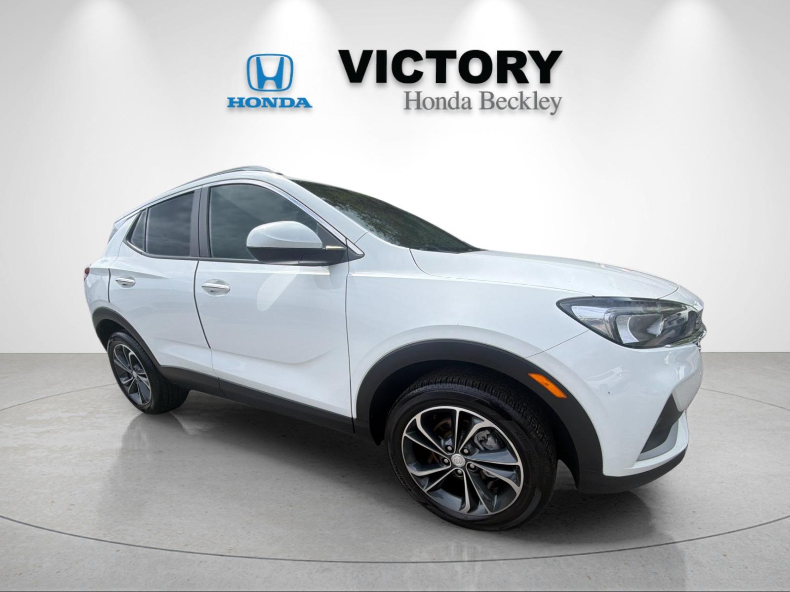 Used 2023 Summit White Buick Select image 7