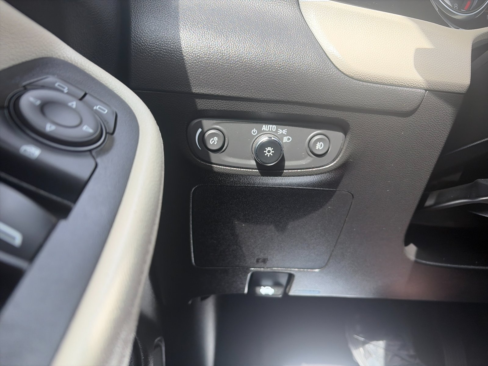 Used 2023 Summit White Buick Select image 32