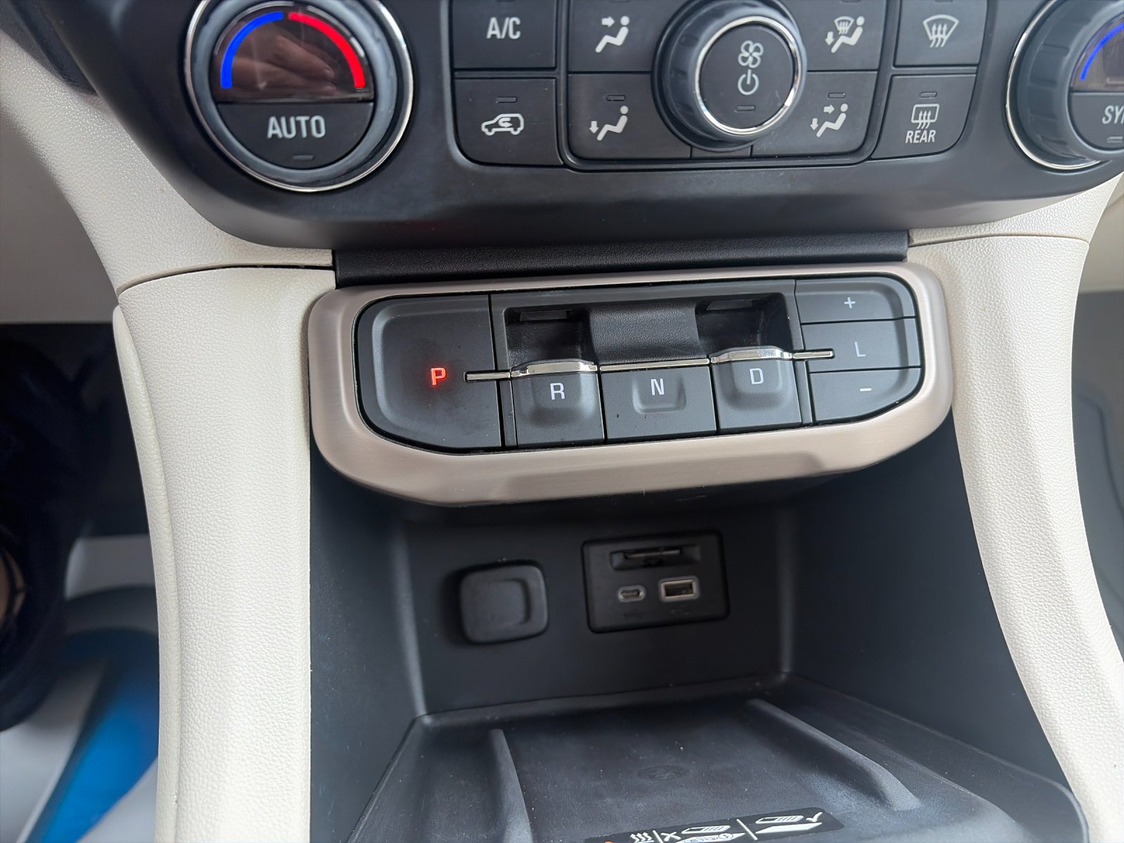 Used 2023 Volcanic Red GMC Denali image 27