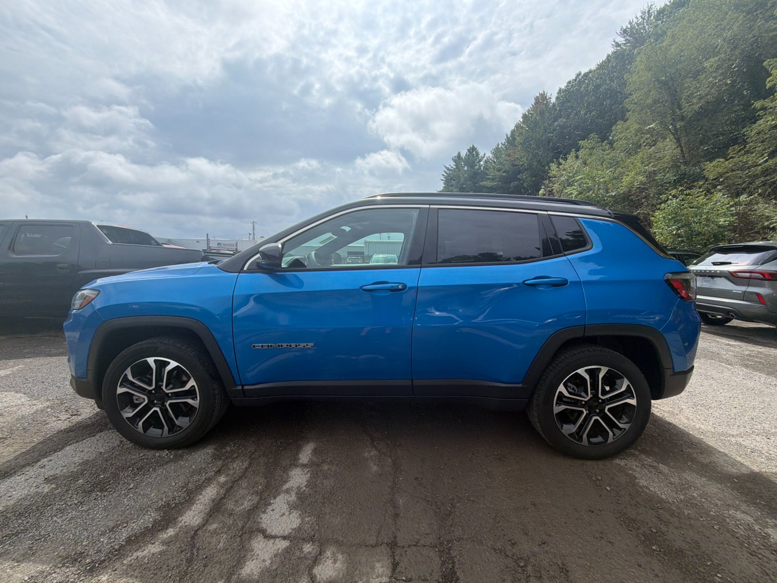Used 2023 Laser Blue Jeep Limited image 2