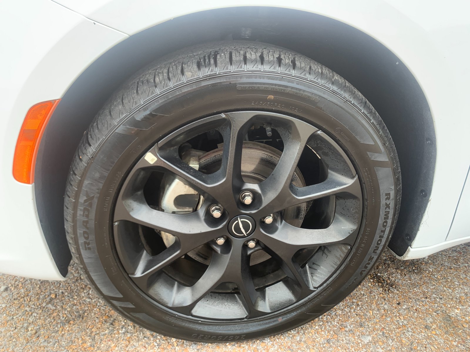 Used 2025 White Chrysler Limited image 35